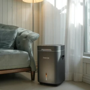 Sivi Reencle Prime komposter u kući – elegantno rješenje za kućno kompostiranje bez mirisa