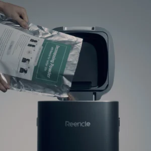 Pokretanje Reencle Prime kompostera sa starter paketom u kojemu se nalazi mješavina mikroorganizama za kompostiranje